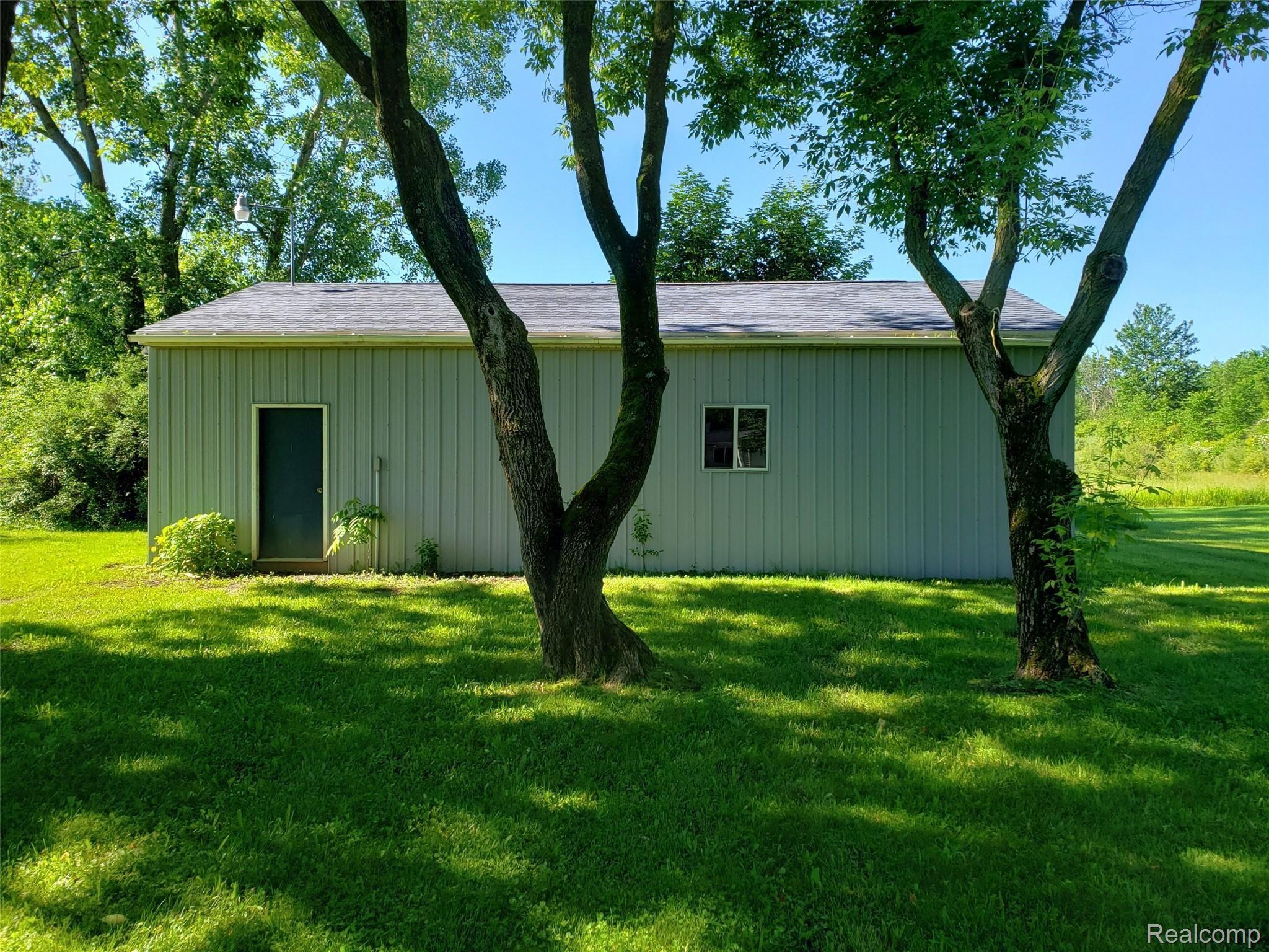 12220 Davison Road Davison, MI 48423 - Photo 15 of 16 20190621_095123_resized.jpg