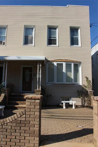 $985,000 | 2973 Harding Avenue | Throgs Neck