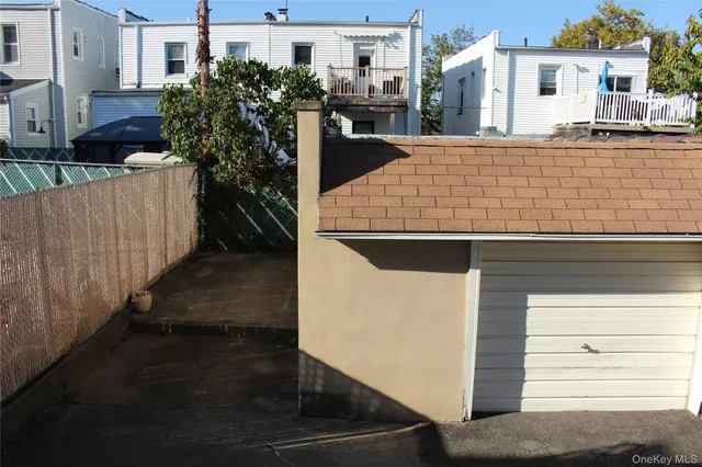 $985,000 | 2973 Harding Avenue | Throgs Neck