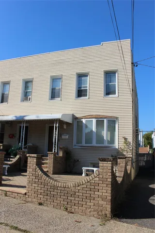 $985,000 | 2973 Harding Avenue | Throgs Neck