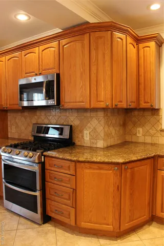 $985,000 | 2973 Harding Avenue | Throgs Neck