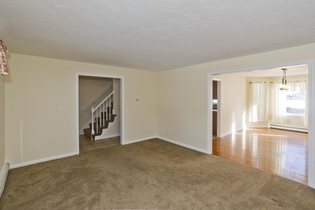 11 Bellingham Road Blackstone, MA 01504 - Photo 15 of 36