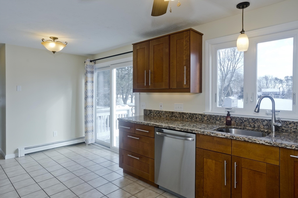 11 Bellingham Road Blackstone, MA 01504 - Photo 7 of 36