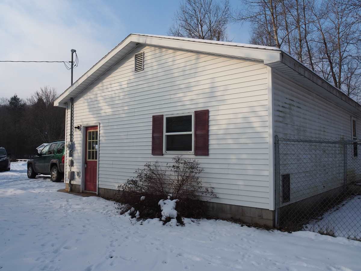 10906 Riverside Drive Honor, MI 49640 - Photo 17 of 18 1870519-16.JPG