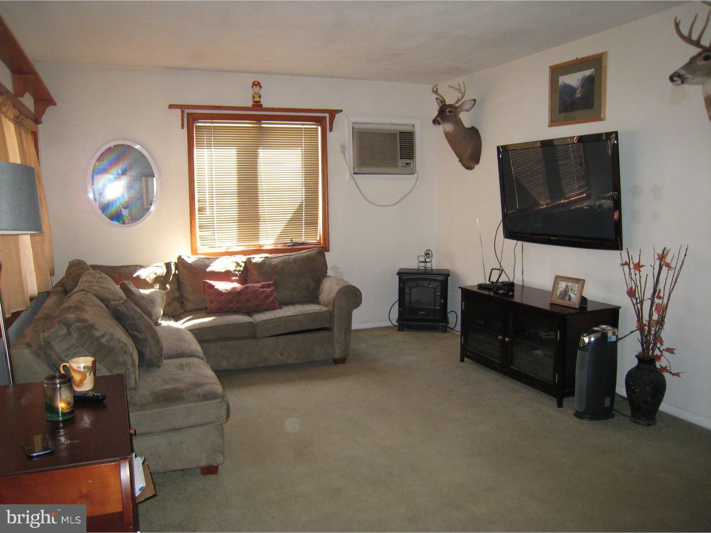 2830 Newberry Road Philadelphia, PA 19154 - Photo 4 of 14 Gallery Image 4