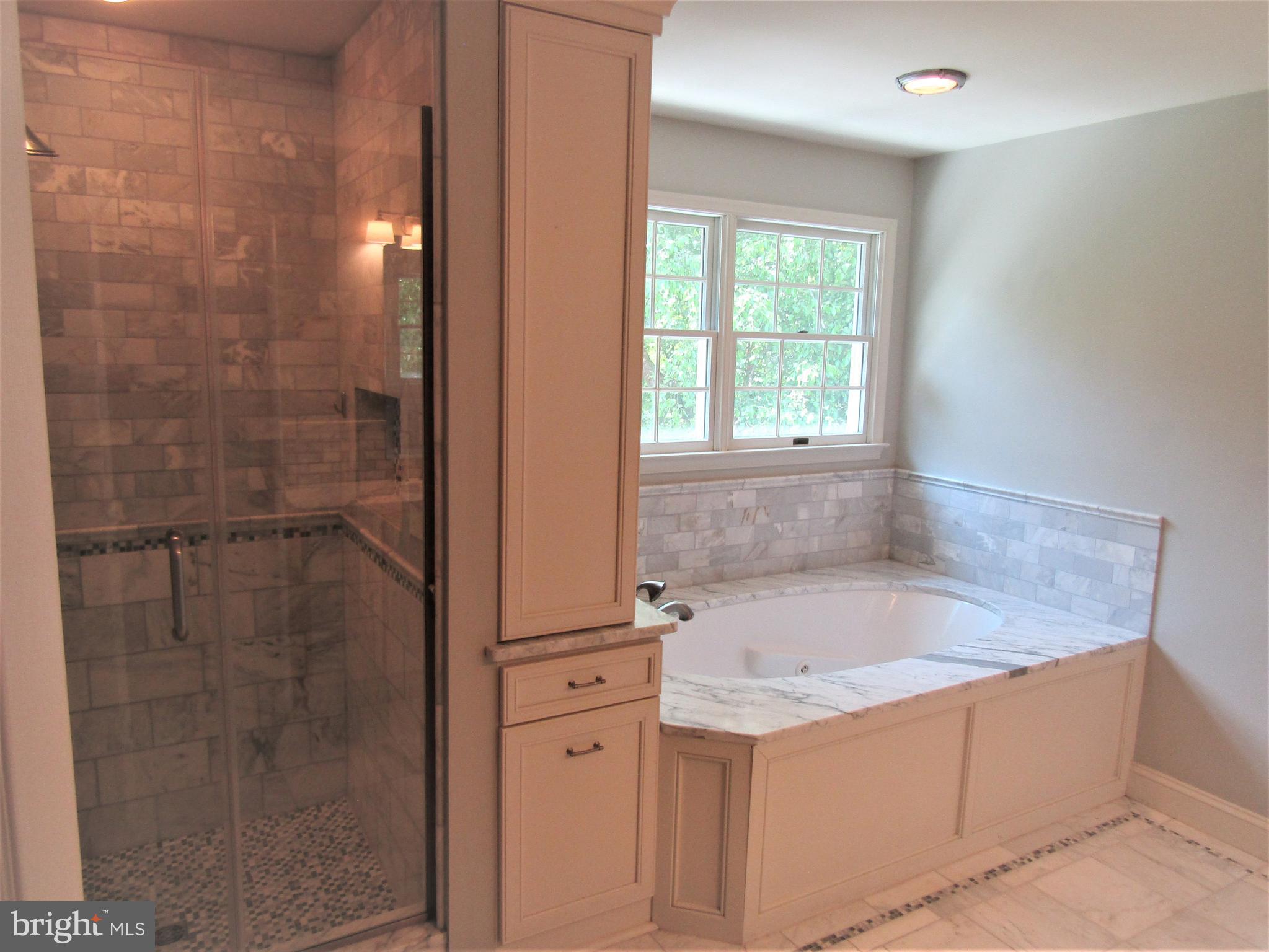 1412 Bay Head Road Annapolis, MD 21409 - Photo 23 of 52 Custom Ceramic Tile