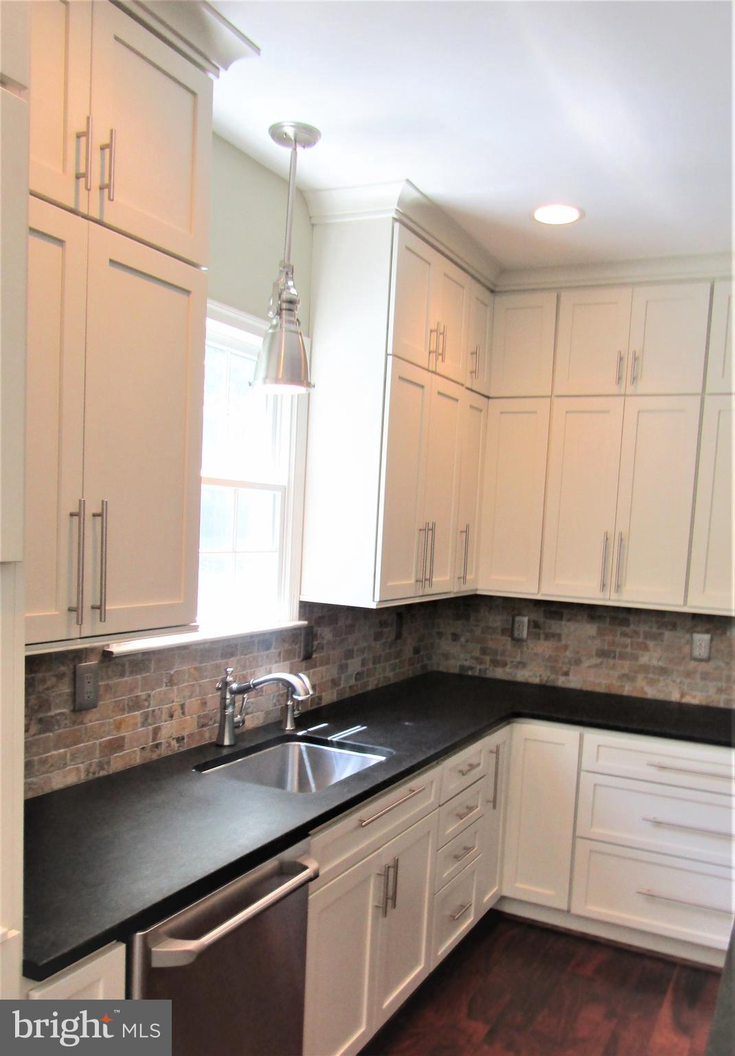 1412 Bay Head Road Annapolis, MD 21409 - Photo 8 of 52 Custom Backsplash