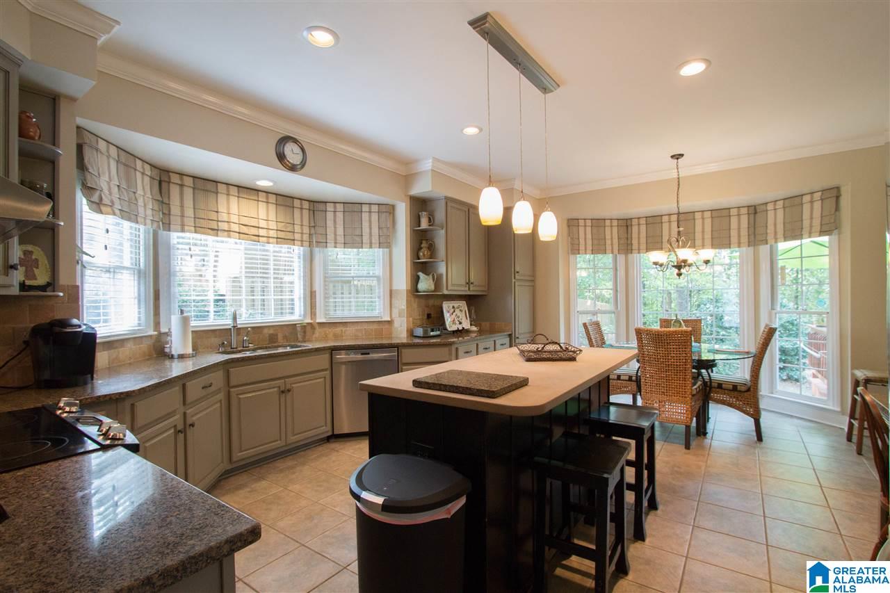 305 Newgate Court Alabaster, AL 35007 - Photo 10 of 50