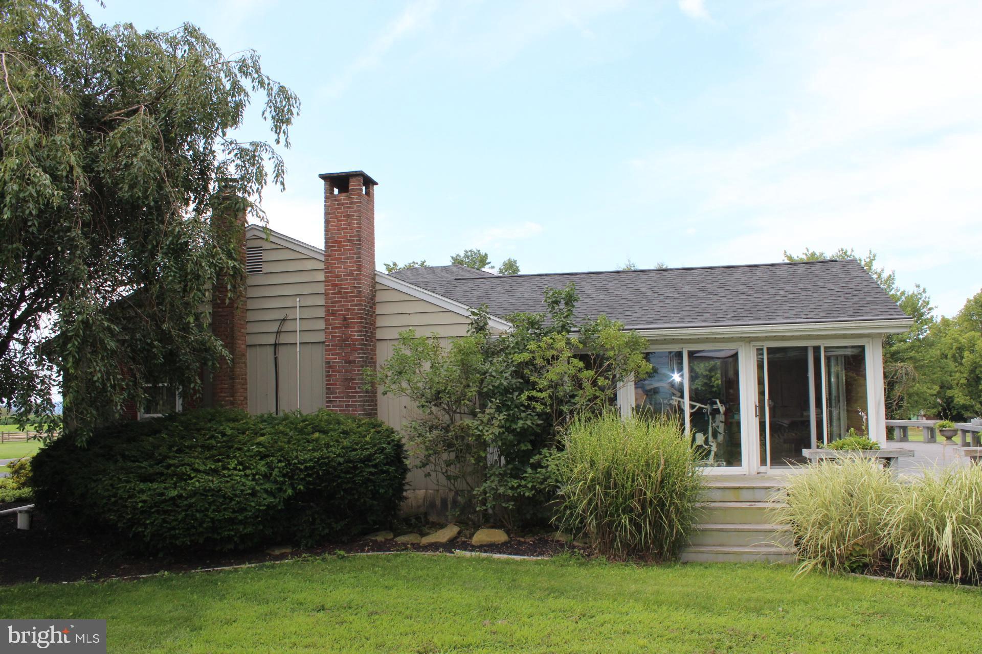 1663 County Line Road Bechtelsville, PA 19505 - Photo 4 of 37 Gallery Image 4