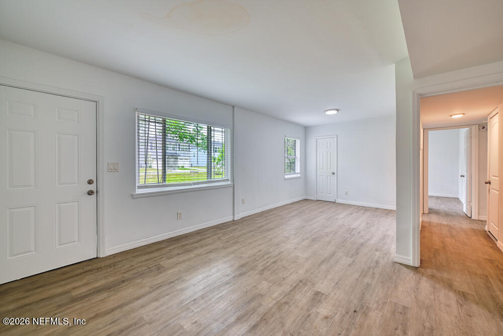 1339 Ellis Road South Jacksonville, FL 32205 - Photo 7 of 26 Living Room - View 4