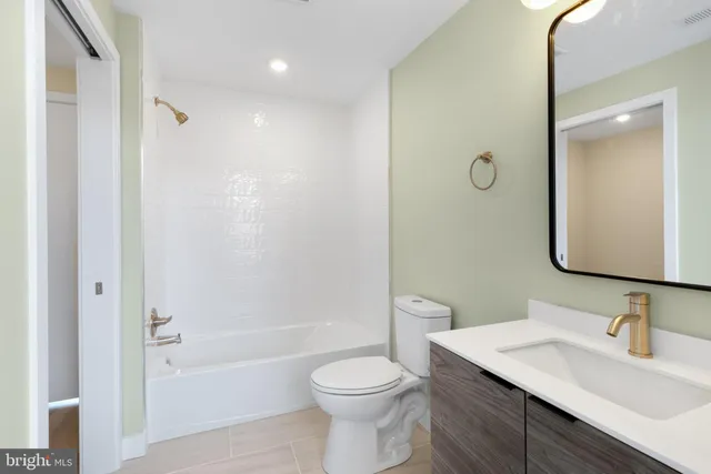 $1,695 | 1701 South 4th Street, Unit 407, Philadelphia, PA 19148