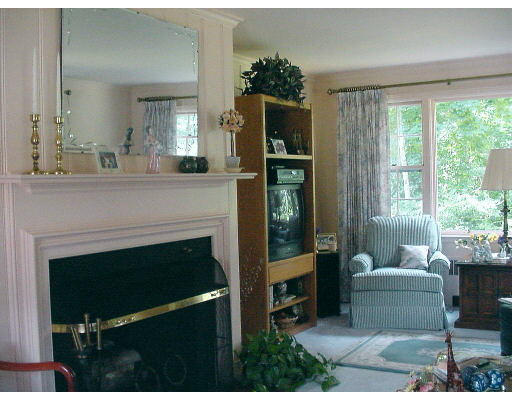 15 Brookshire Road Worcester, MA 01609 - Photo 3 of 5 Gallery Image 3
