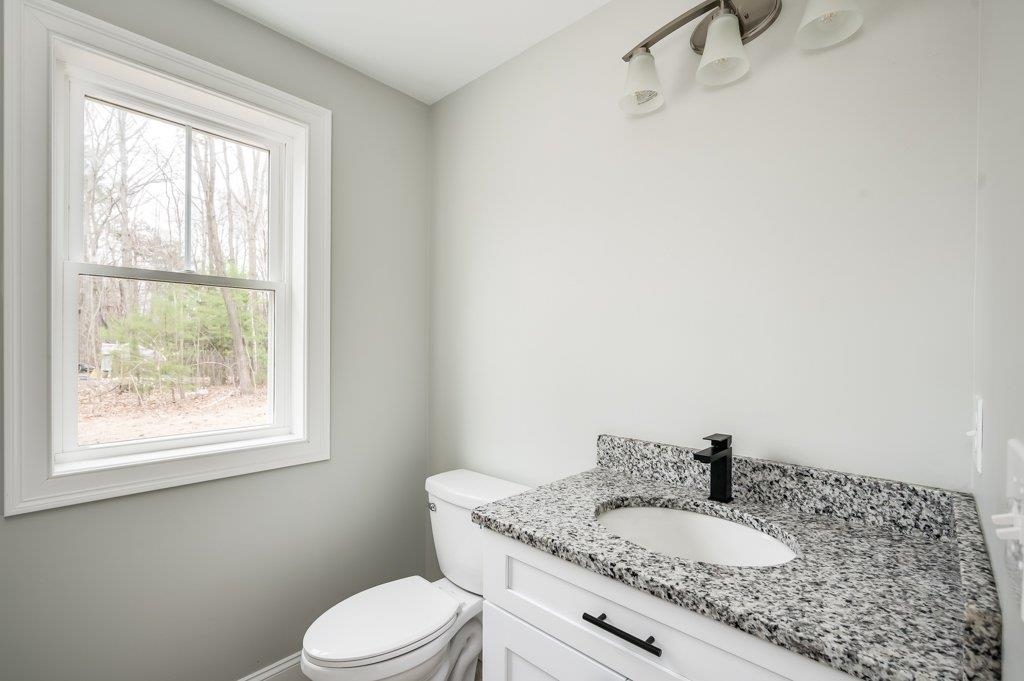 10 Coleman Street Rochester, NH 03867 - Photo 5 of 26