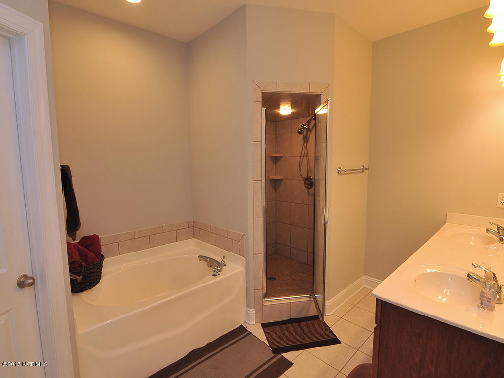 207 Contrail Road Hampstead, NC 28443 - Photo 11 of 21 207 Contrail-Master Bath 2