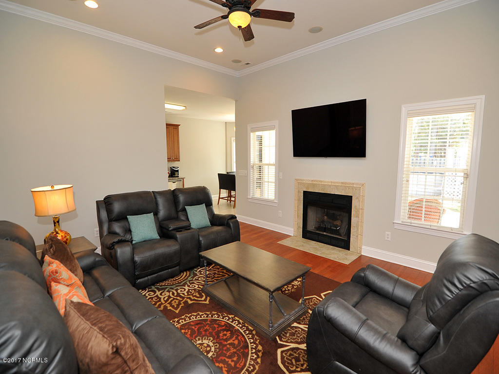 207 Contrail Road Hampstead, NC 28443 - Photo 5 of 21 207 Contrail-Family 2