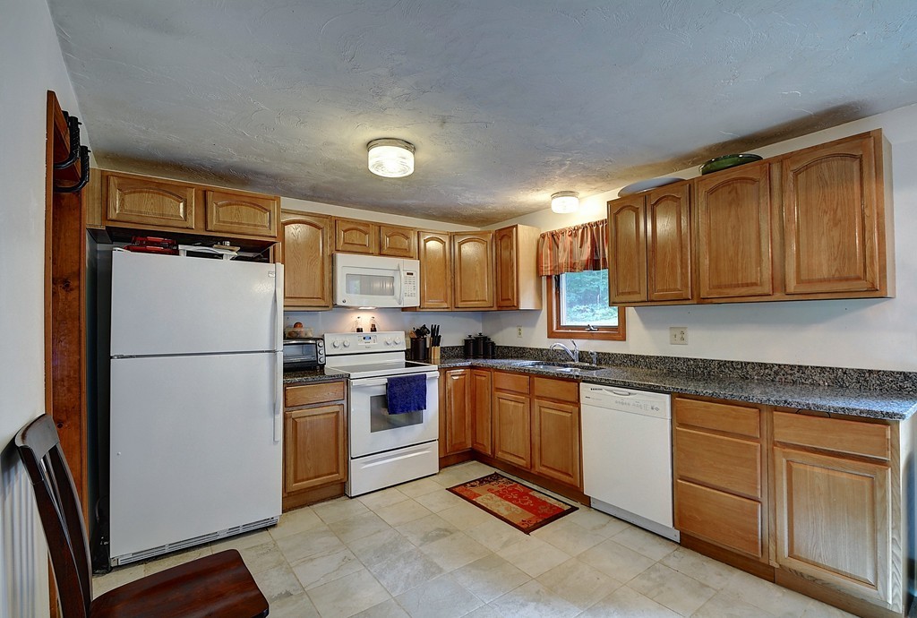 88 Vinton Road Holland, MA 01521 - Photo 9 of 13
