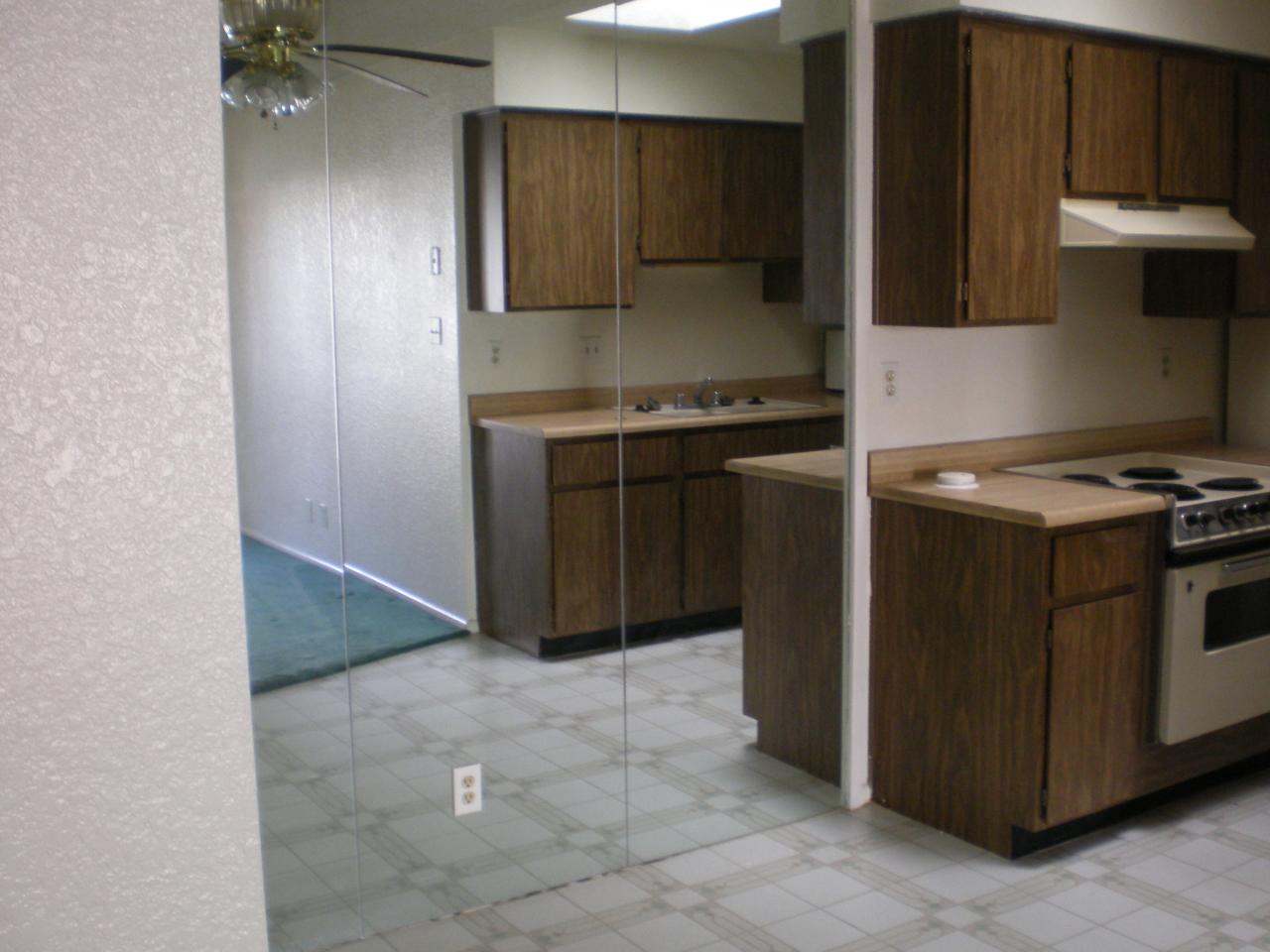 97 North Cooper Road, Unit 98 Chandler, AZ 85225 - Photo 6 of 8 kitchen view 2