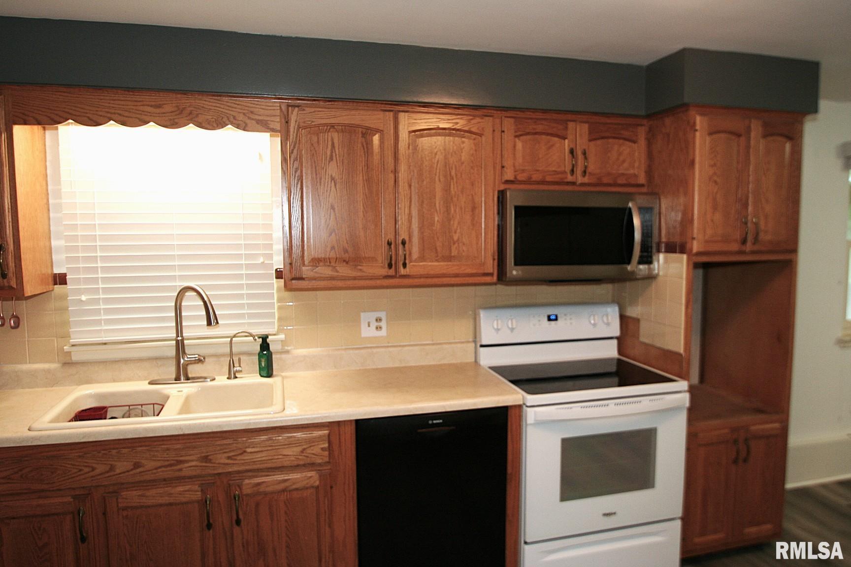 29724 Allentown Road Mackinaw, IL 61755 - Photo 13 of 42