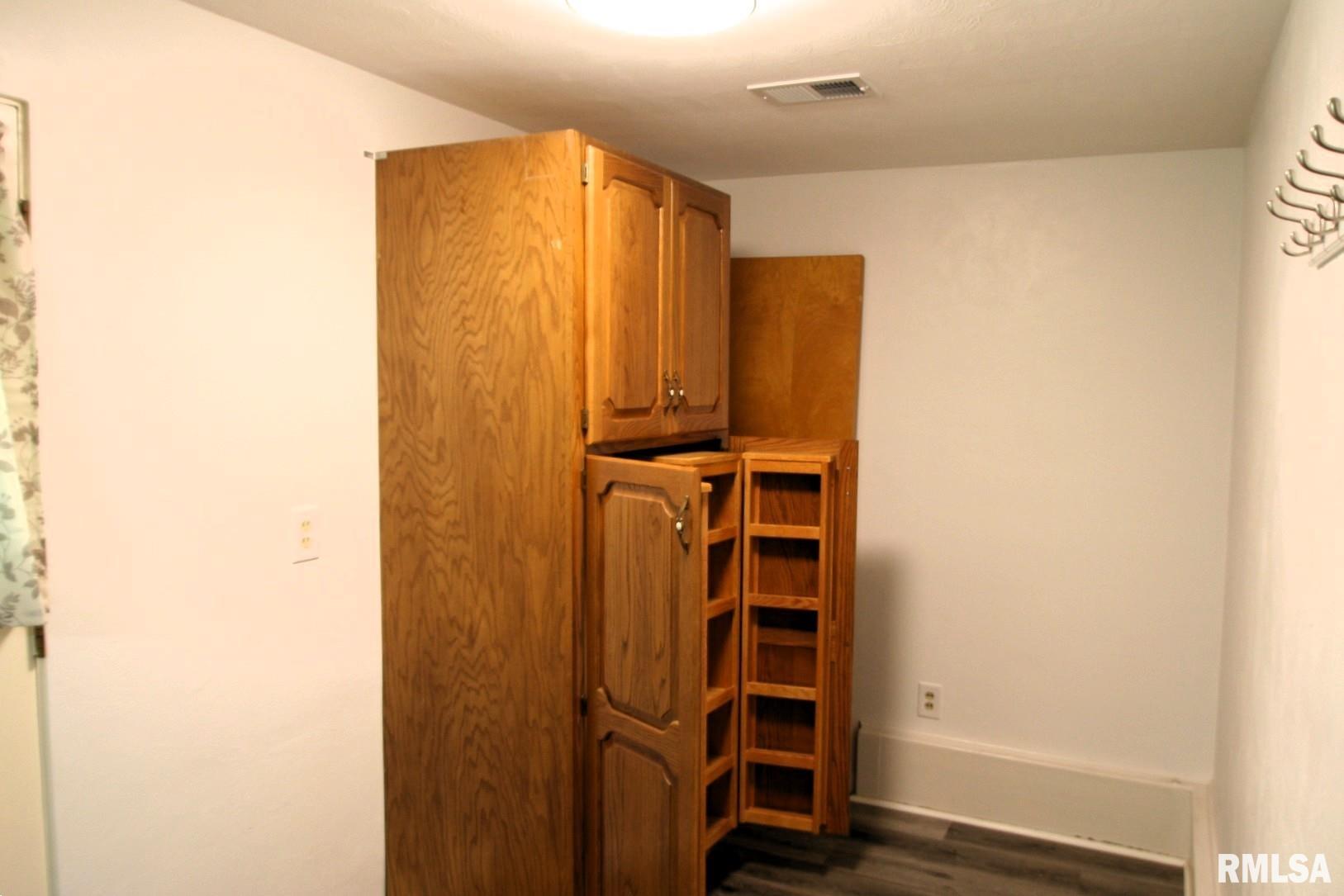 29724 Allentown Road Mackinaw, IL 61755 - Photo 2 of 42