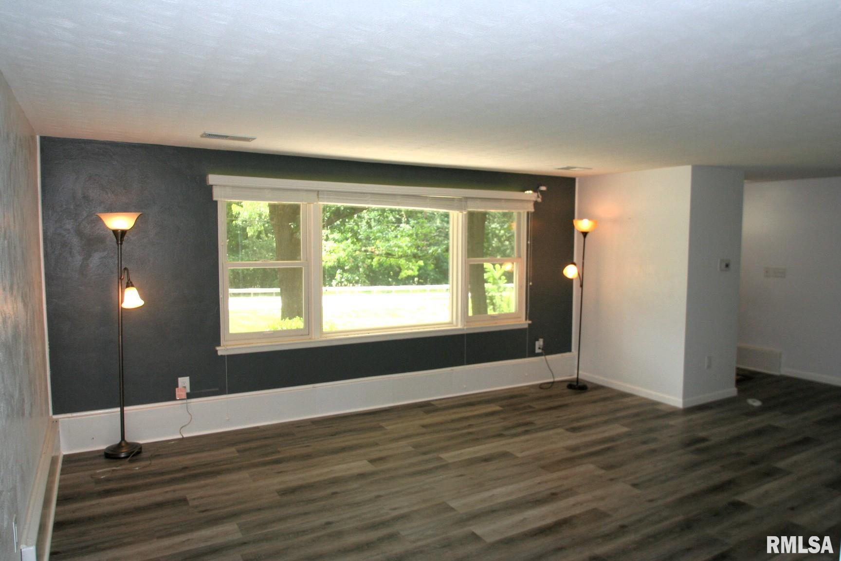 29724 Allentown Road Mackinaw, IL 61755 - Photo 7 of 42