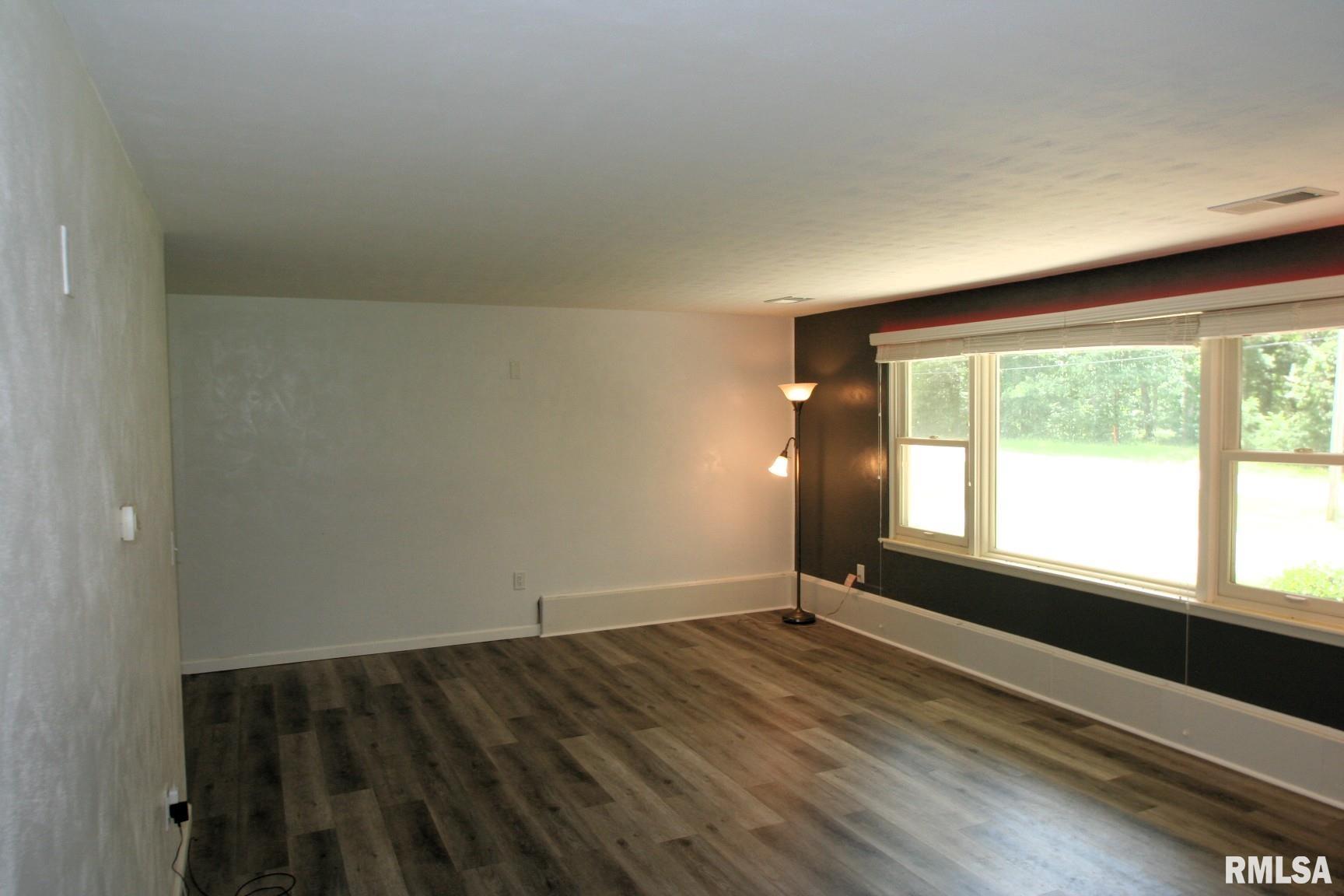 29724 Allentown Road Mackinaw, IL 61755 - Photo 8 of 42