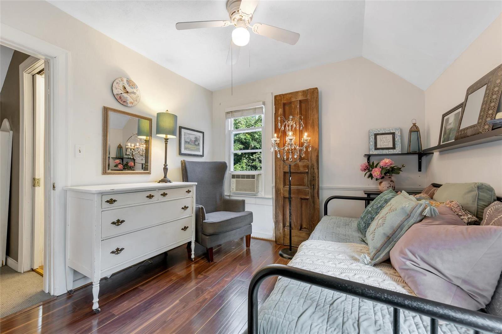 129 Darst Road St. Louis, MO 63135 - Photo 13 of 21