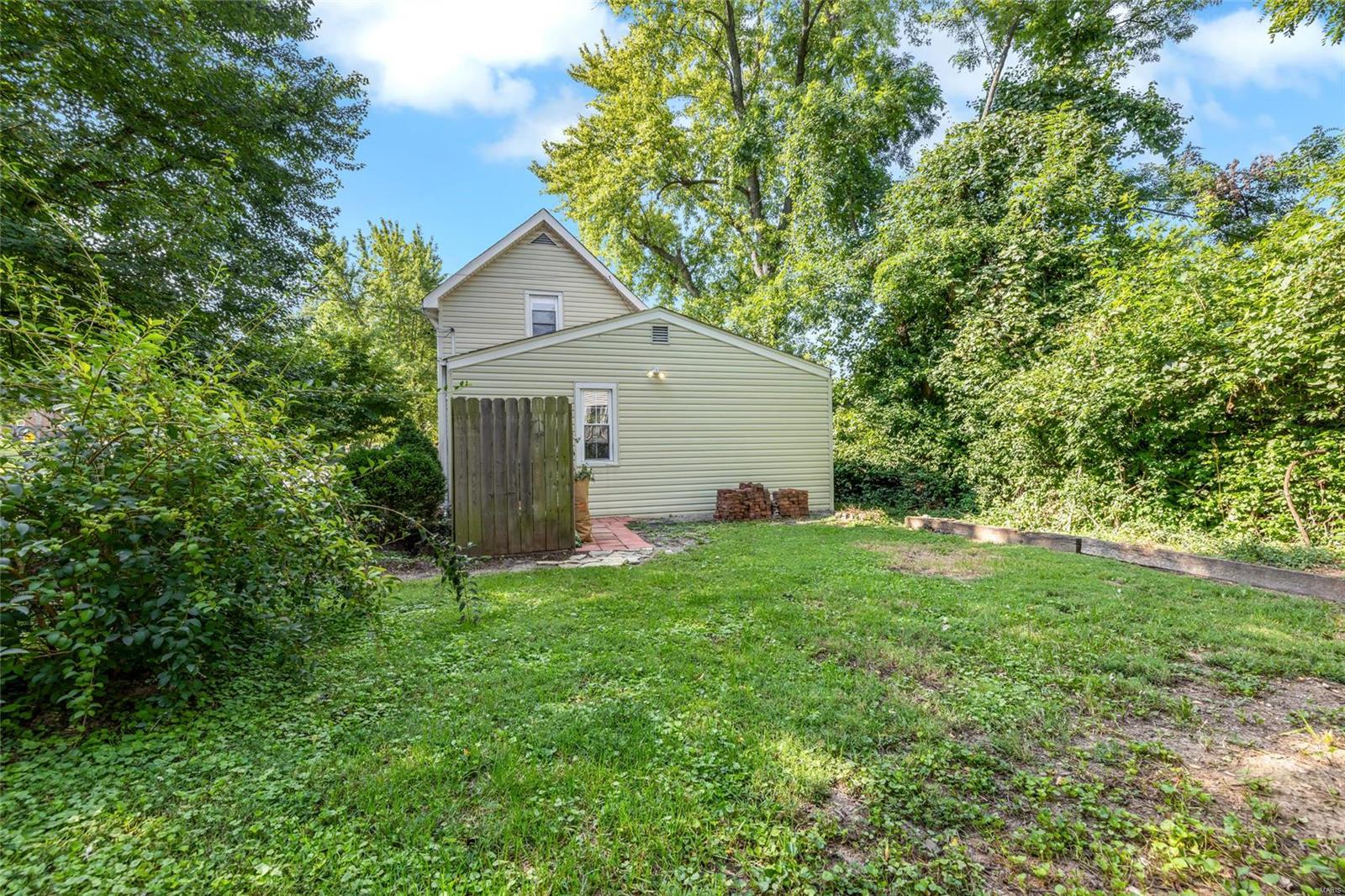 129 Darst Road St. Louis, MO 63135 - Photo 20 of 21