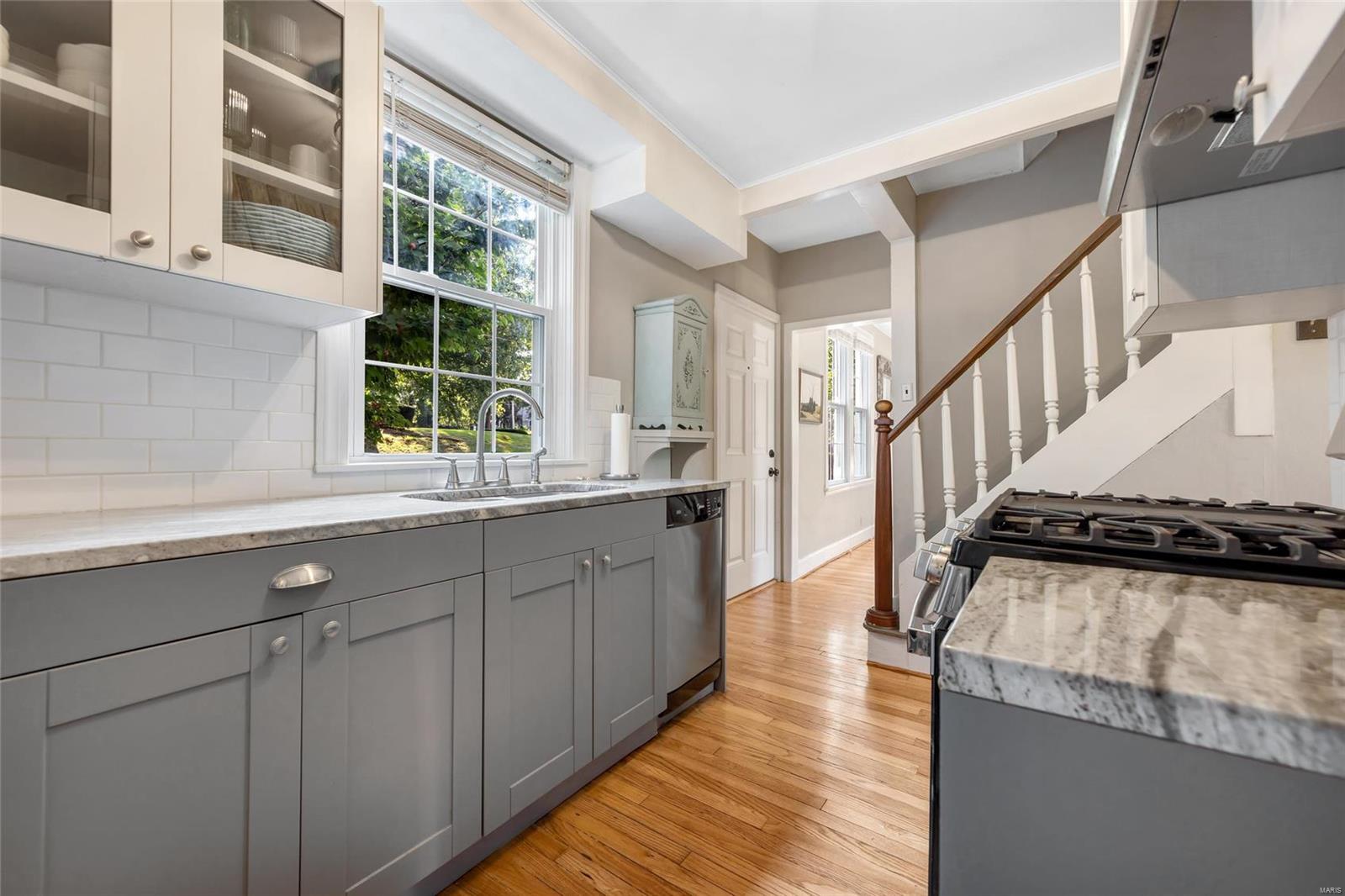 129 Darst Road St. Louis, MO 63135 - Photo 8 of 21