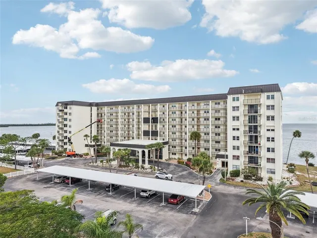 $375,000 | 9 Haig Place, Unit 704, Dunedin, FL 34698