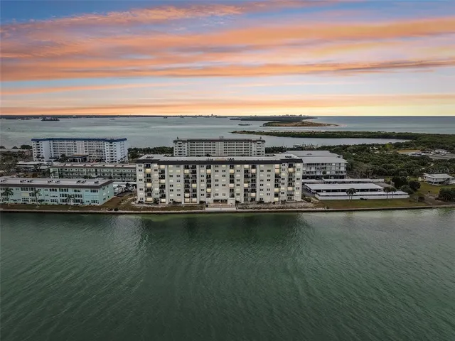 $375,000 | 9 Haig Place, Unit 704, Dunedin, FL 34698