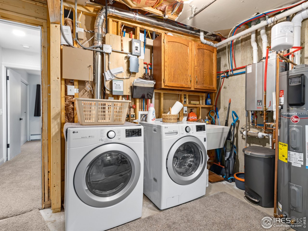 1267 Upper Venner Road Estes Park, CO 80517 - Photo 36 of 44 a utility room with dryer and washer