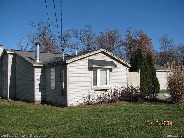 9229 Big Lake Road Clarkston, MI 48346 - Photo 14 of 18 IMG_4588