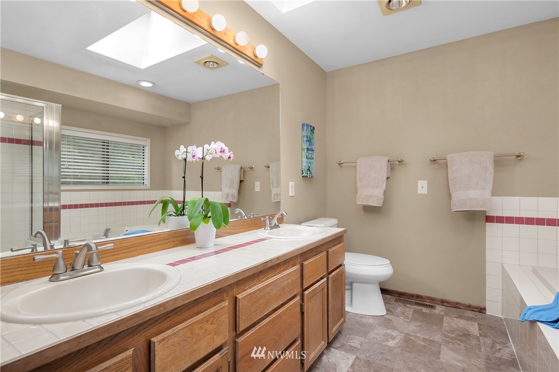 5054 Northeast 23rd Street Renton, WA 98059 - Photo 14 of 18