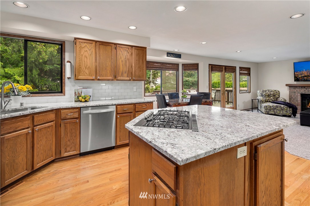 5054 Northeast 23rd Street Renton, WA 98059 - Photo 5 of 18