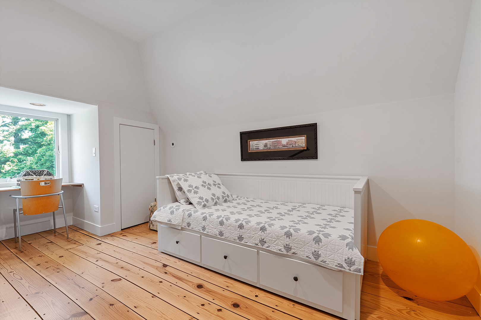 833 Kimball Road Highland Park, IL 60035 - Photo 24 of 29 a bedroom with a bed and window