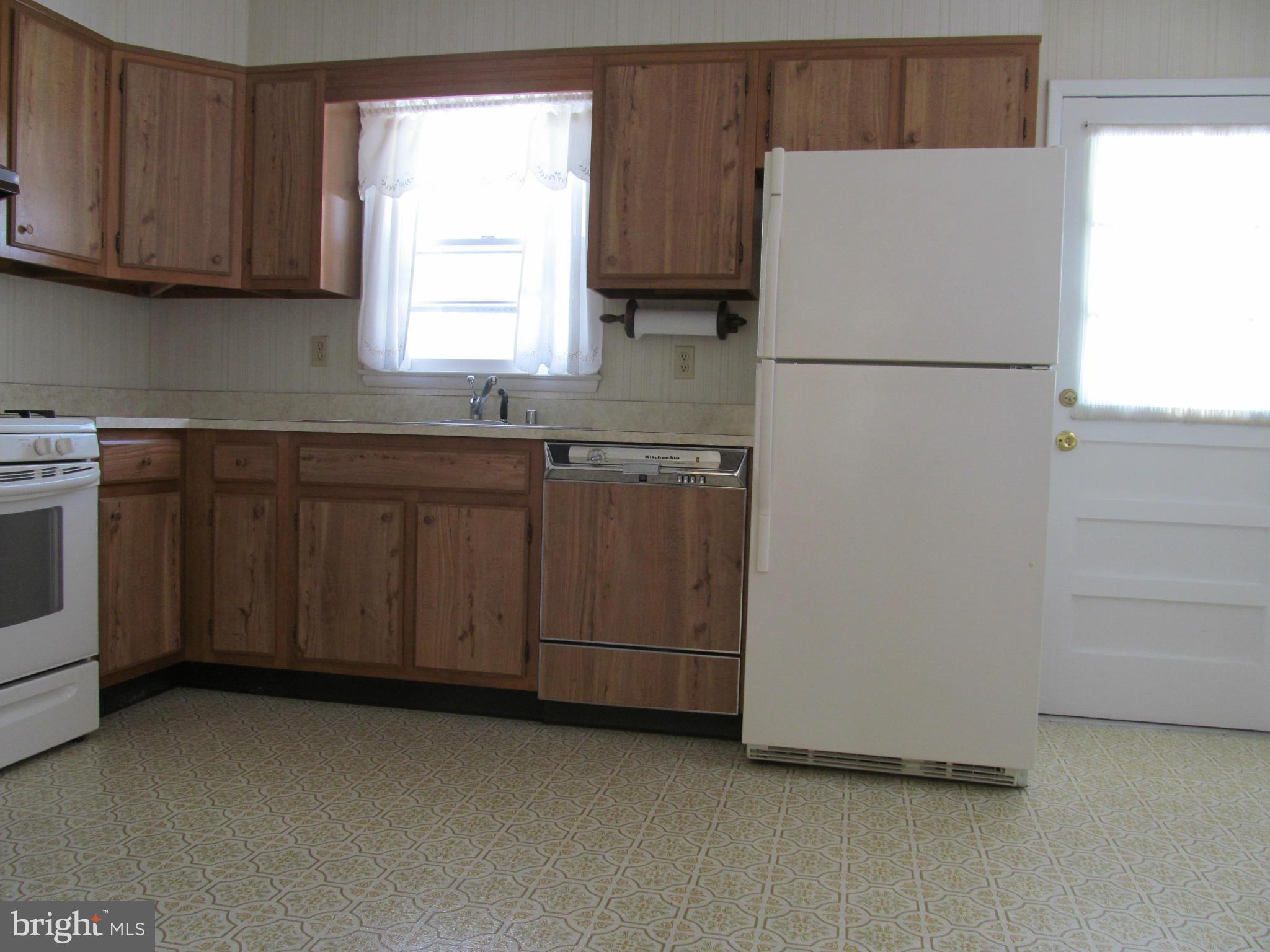1824 Ridgewick Road Glen Burnie, MD 21061 - Photo 15 of 19 Kitchen