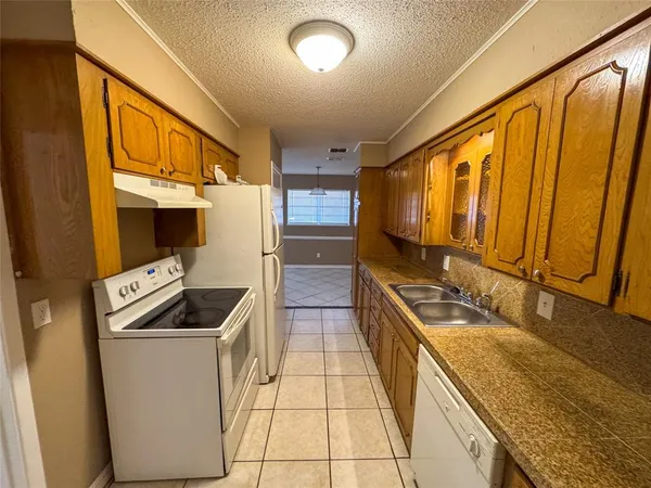 $1,300 | 1526 West Elm Street, Denison, TX 75020