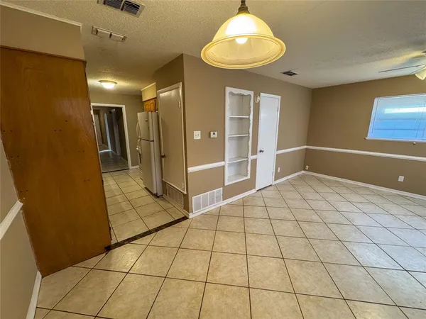 $1,300 | 1526 West Elm Street, Denison, TX 75020