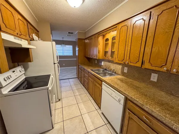 $1,300 | 1526 West Elm Street, Denison, TX 75020