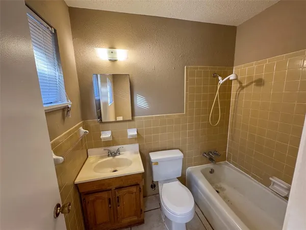 $1,300 | 1526 West Elm Street, Denison, TX 75020