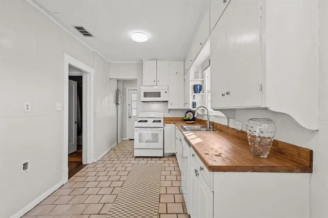 $179,900 | 1310 West Morton Street, Denison, TX 75020