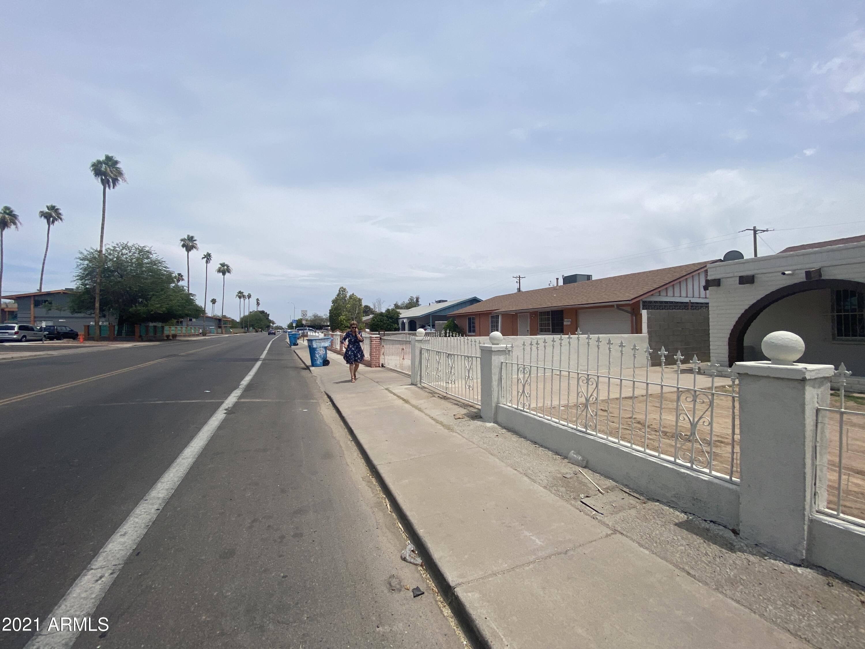 4241 West Osborn Road Phoenix, AZ 85019 - Photo 4 of 24 IMG_8689