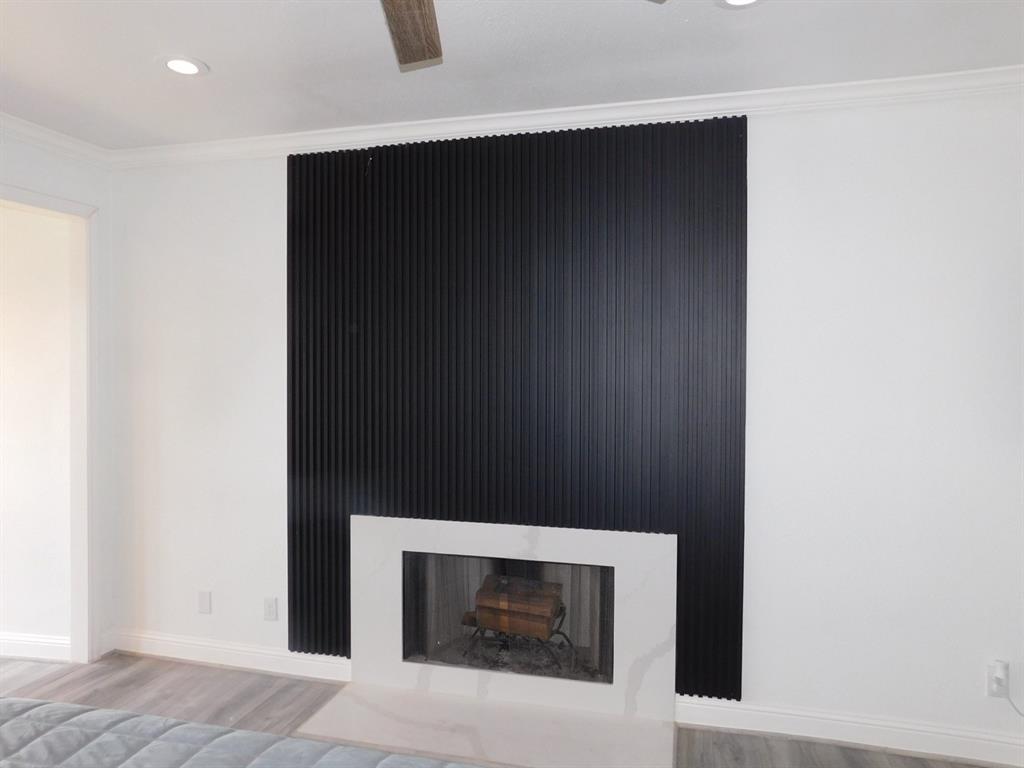 622 Crowley Road Arlington, TX 76012 - Photo 27 of 38 a room with a fireplace