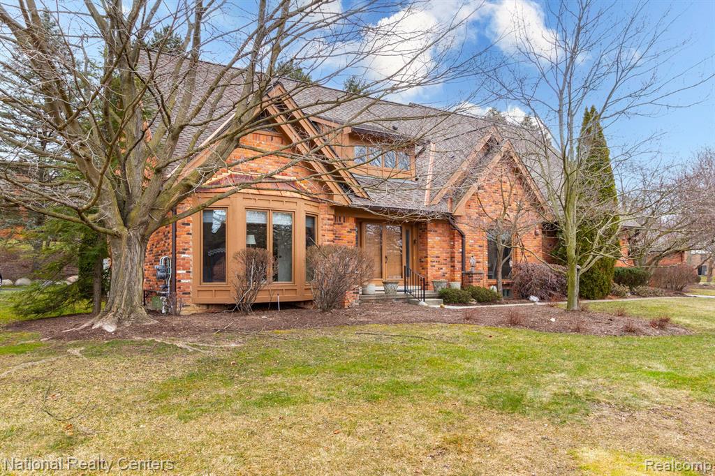 36985 Valley Ridge Drive Farmington Hills, MI 48331 - Photo 3 of 51