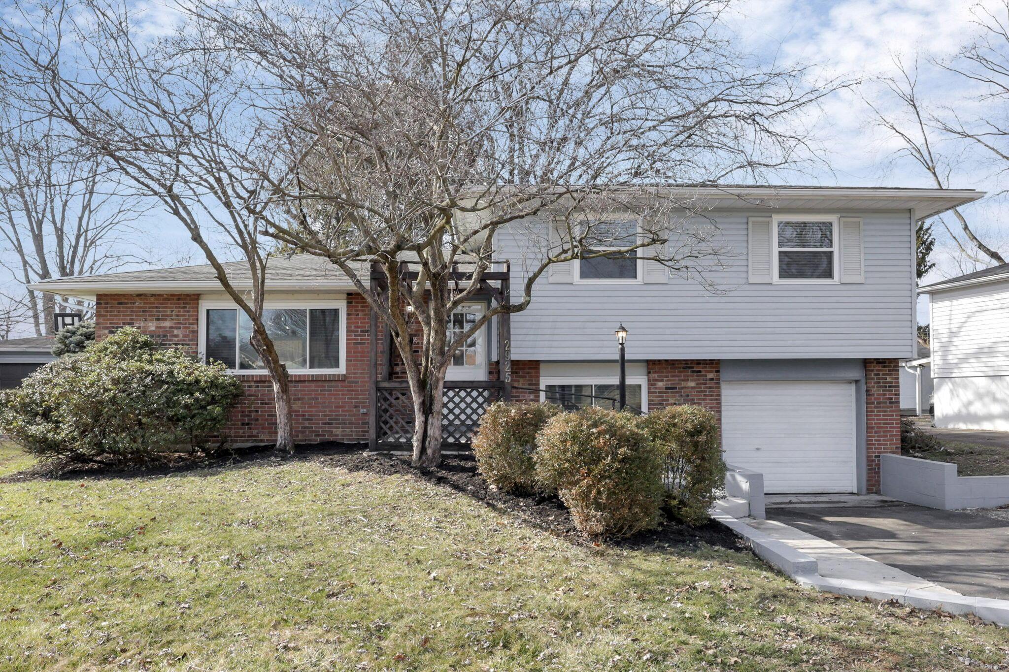 2925 Renfro Road Columbus, OH 43232 - Photo 1 of 53 3-web-or-mls-0N4A6280 - Copy