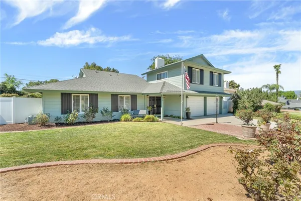 $974,900 | 1600 Helena Lane, Redlands, CA 92373