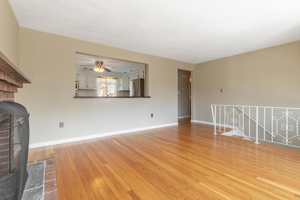 8 Circle Hill Road Salem, MA 01970 - Photo 6 of 30 Gallery Image 6