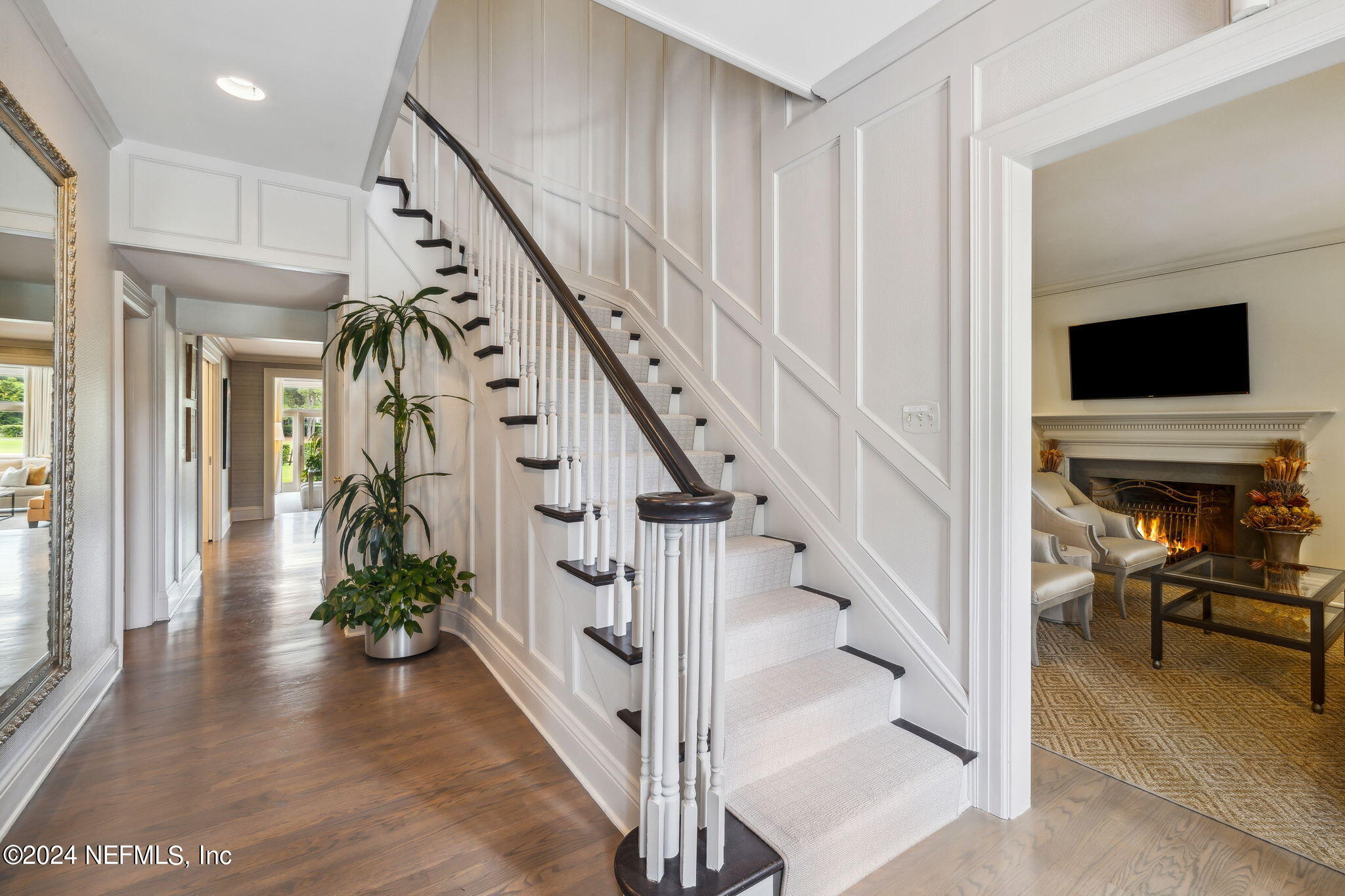8179 Hollyridge Road Jacksonville, FL 32256 - Photo 30 of 79 Foyer to 2nd Floor