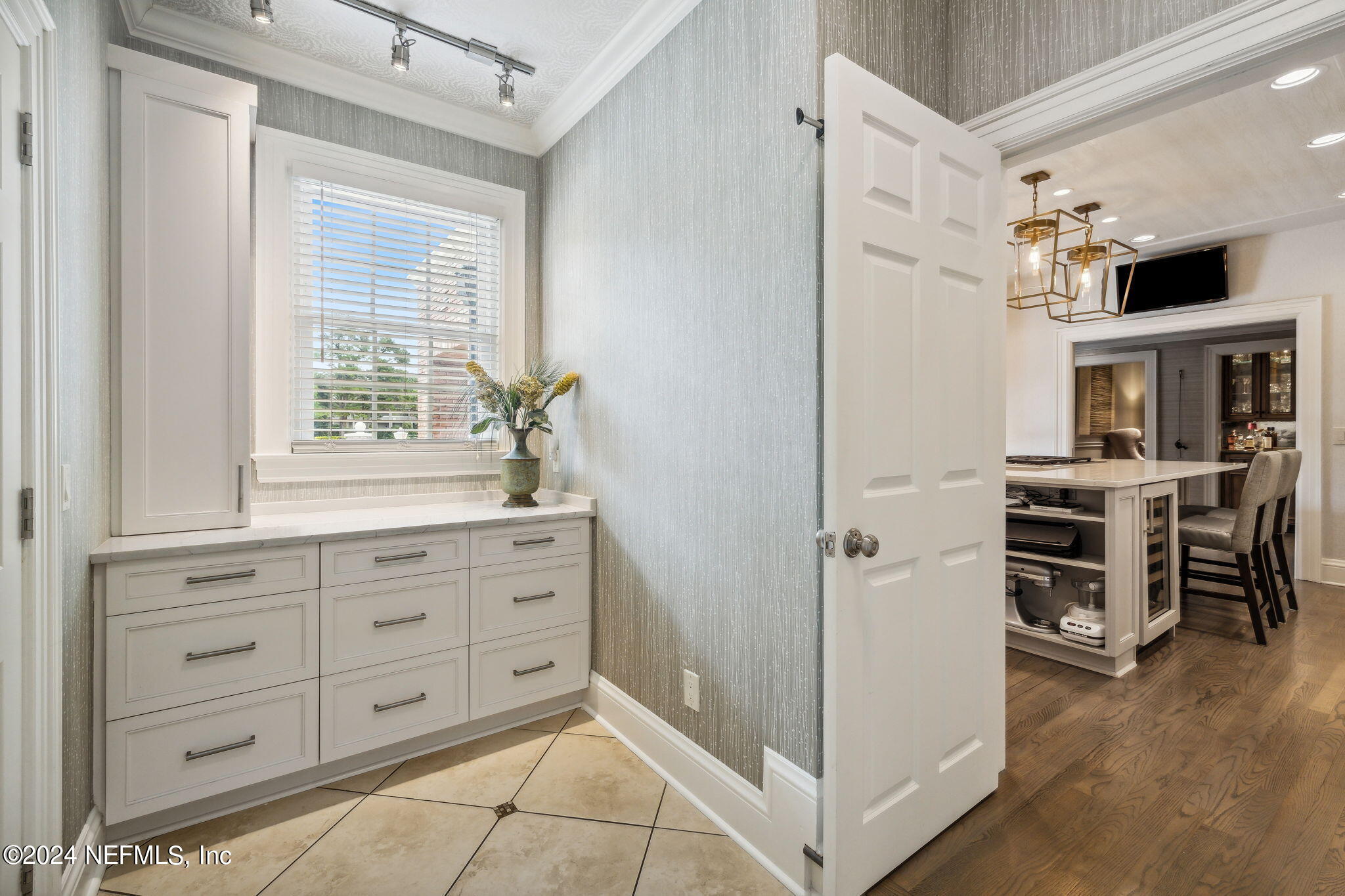 8179 Hollyridge Road Jacksonville, FL 32256 - Photo 46 of 79 Kitchen to Mudroom/Laundry