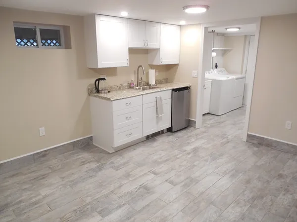 $4,000 | 166 Totten Pond Road, Waltham, MA 02451